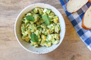 avocado and egg - Healthy Living Meals TIOLI Moments